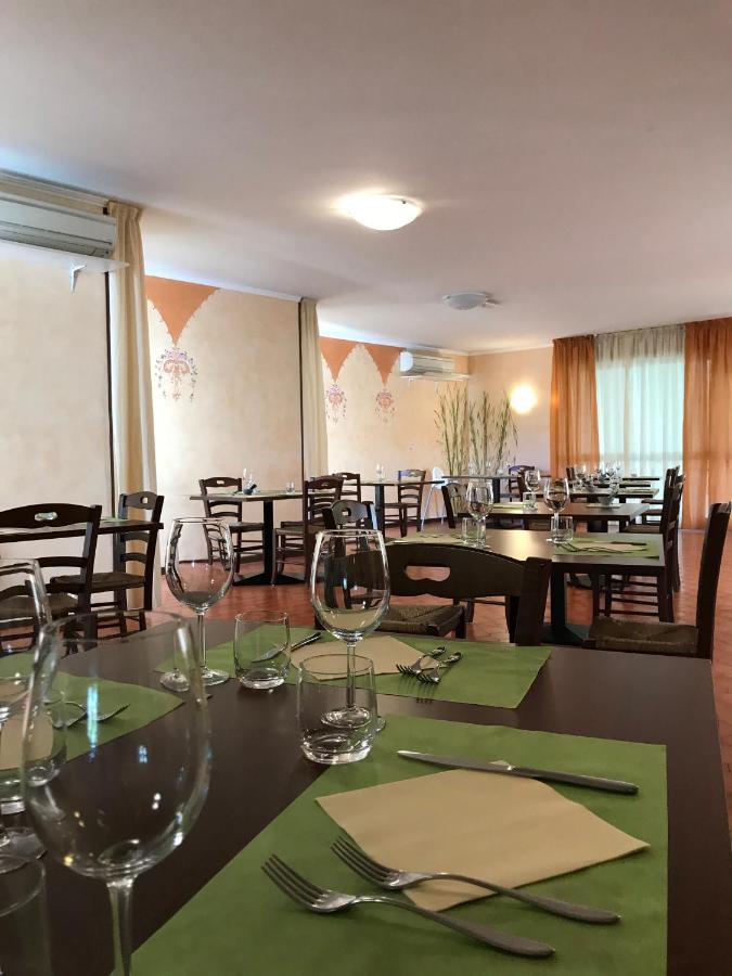 Albergo Villa Angela Toscolano-Maderno Exterior foto
